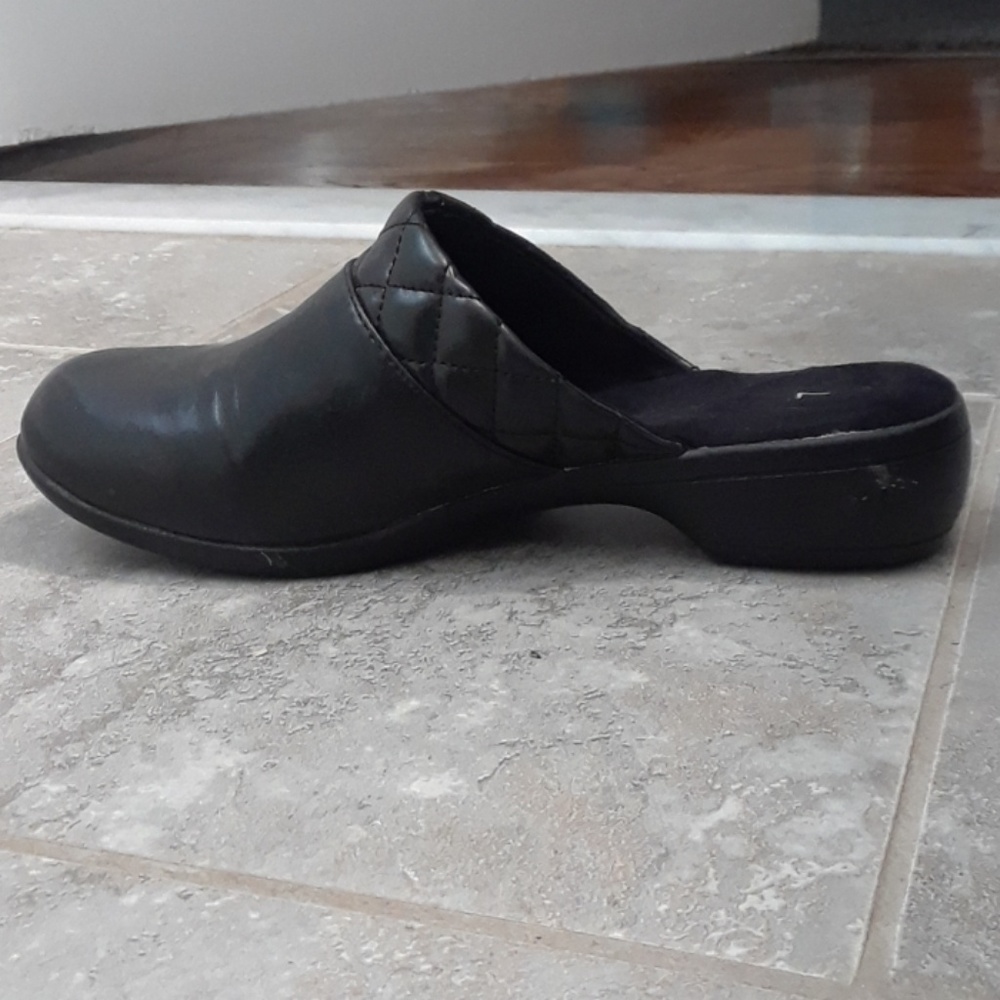 Clogs - Picture 3 of 3